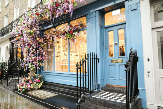Les Senteurs floral doorway